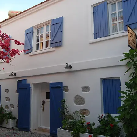 Oda ve Kahvaltı Eden In Teos